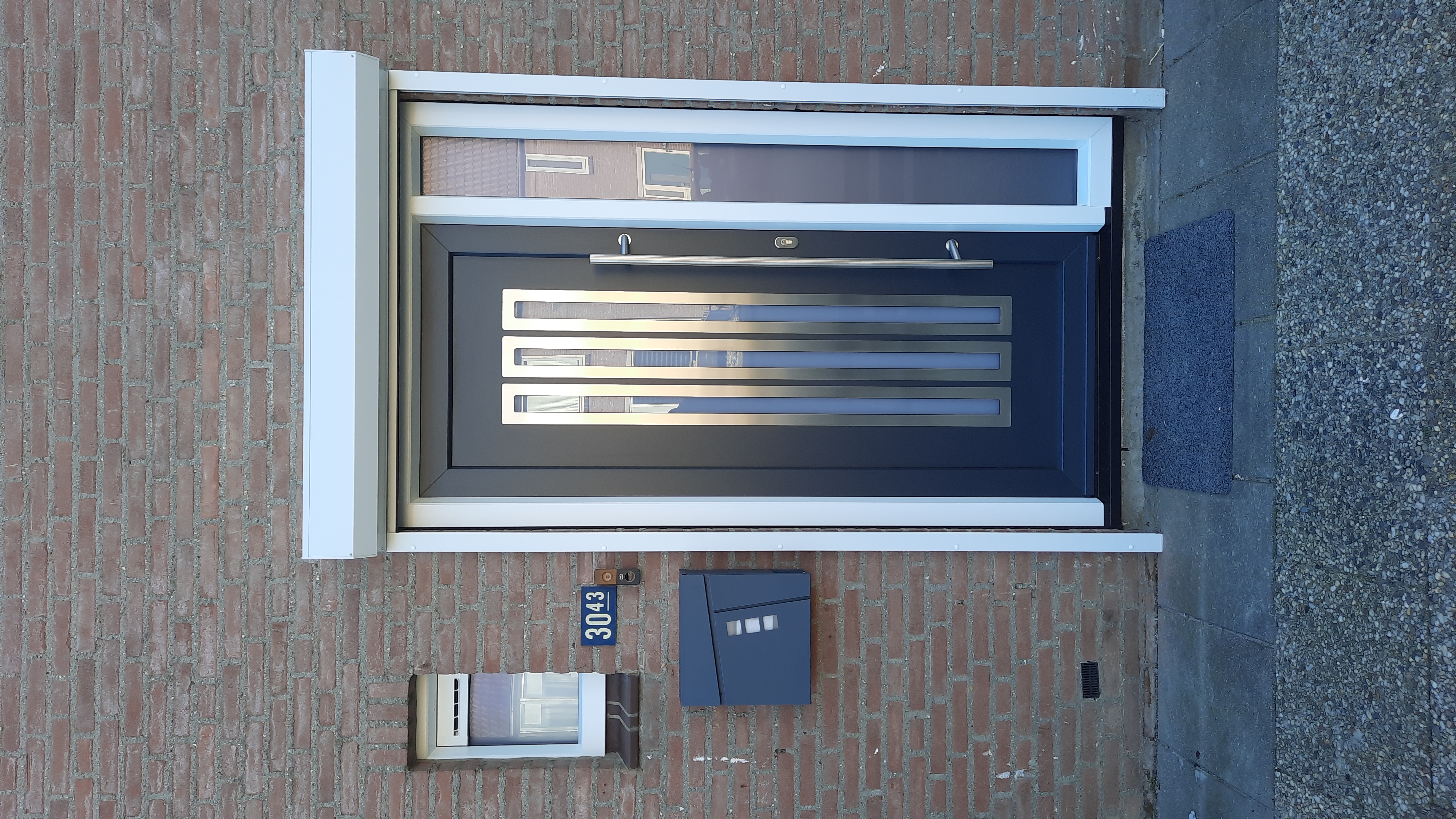 Stijlvolle kunststof voordeur