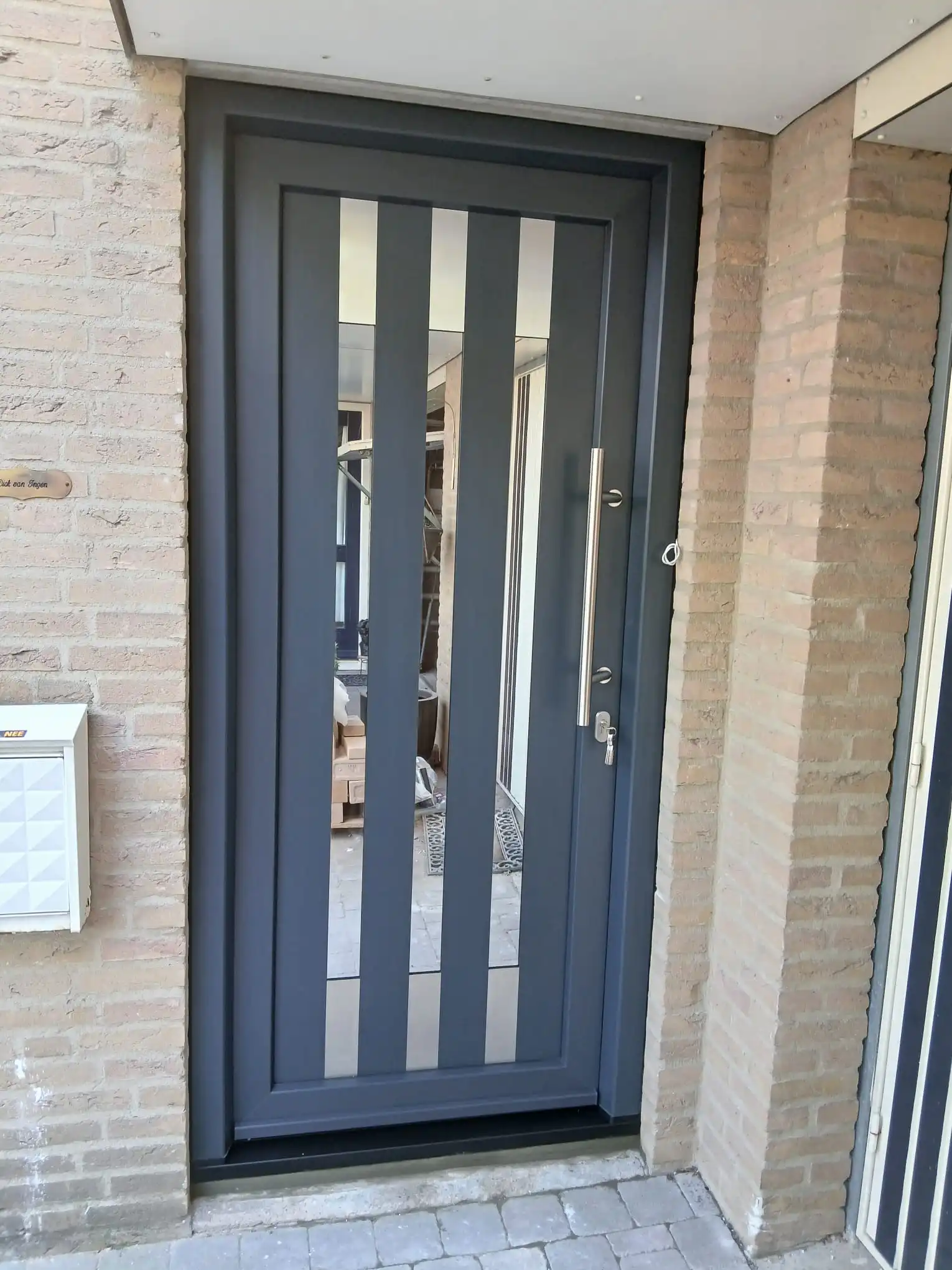 Nieuwe voordeur geplaatst bij een woning in Nijmegen