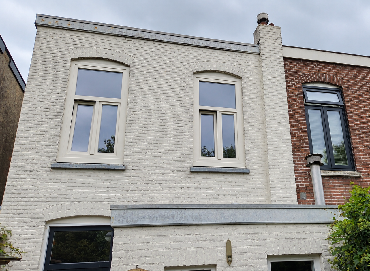 Nieuwe kozijnen geplaatst bij een woning in Nijmegen-Oost