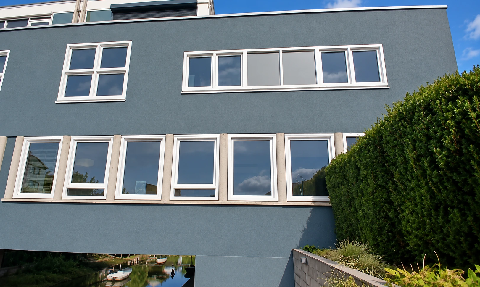 Nieuwe raamkozijnen geplaatst bij een woning in Beuningen