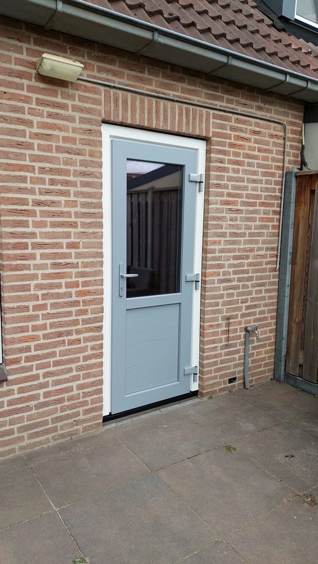 Kunststof achterdeur voordelig houtnerf Wijchen